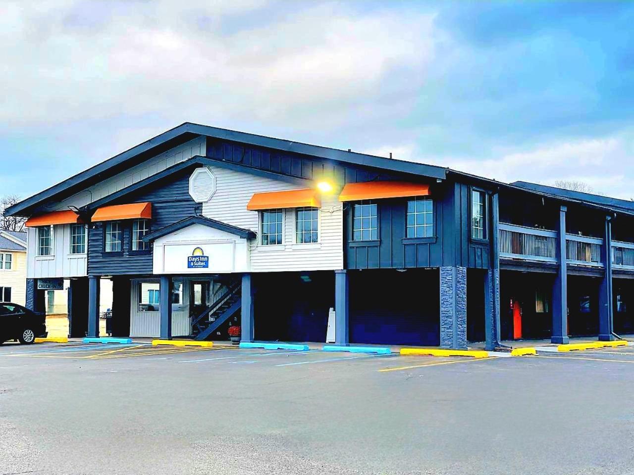 Days Inn And Suites By Wyndham Port Huron Exterior foto