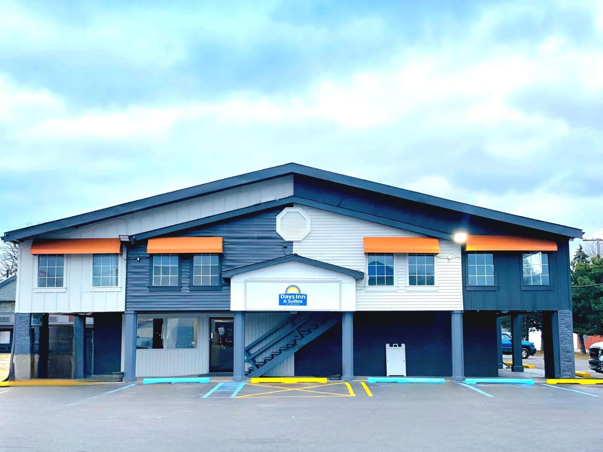 Days Inn And Suites By Wyndham Port Huron Exterior foto